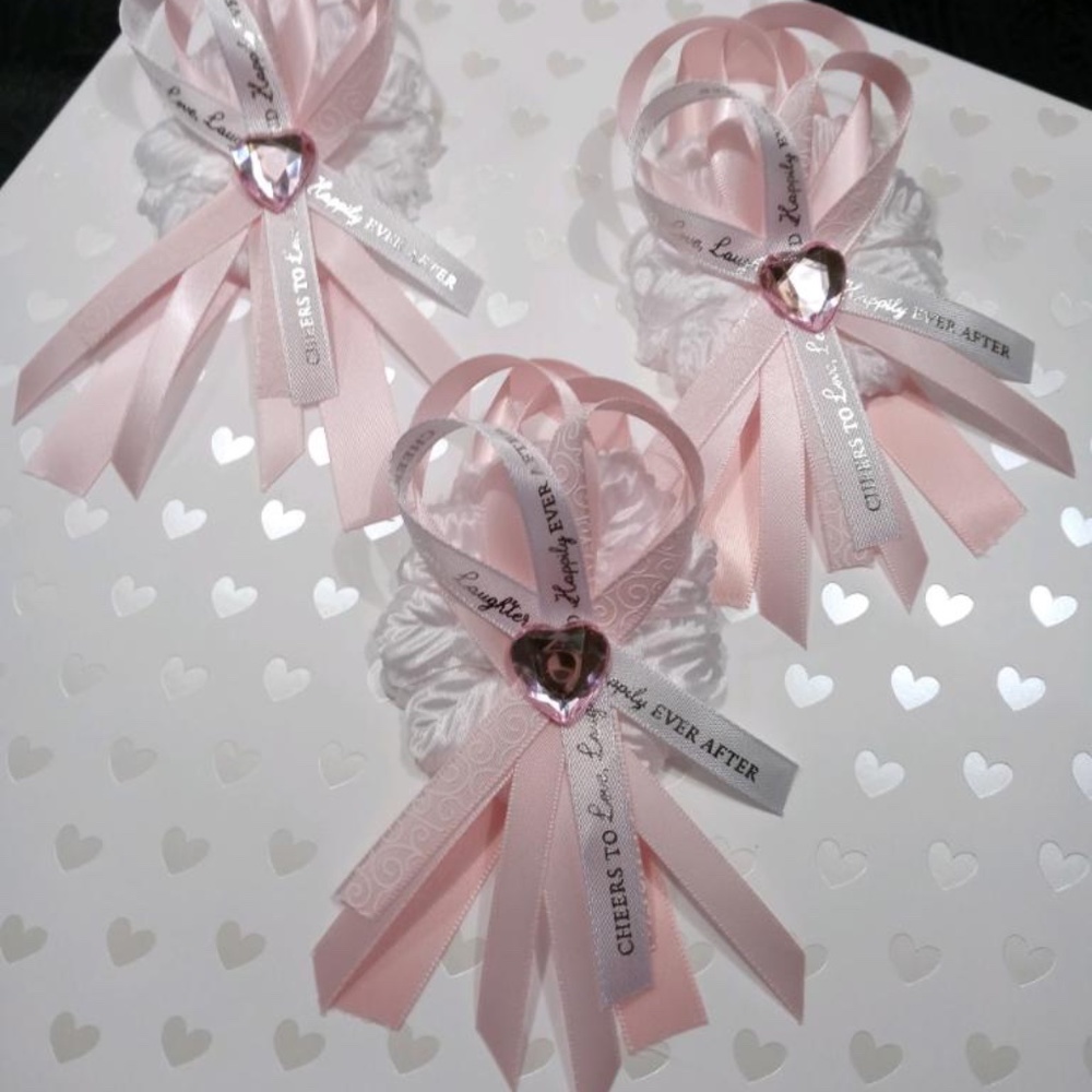 25 Bridal Cheers to Happily Ever After Corsages/Capias